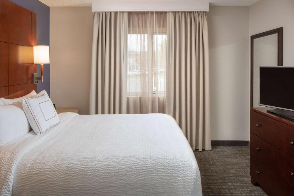 Two Bedroom Suite with Two Queen Beds interior